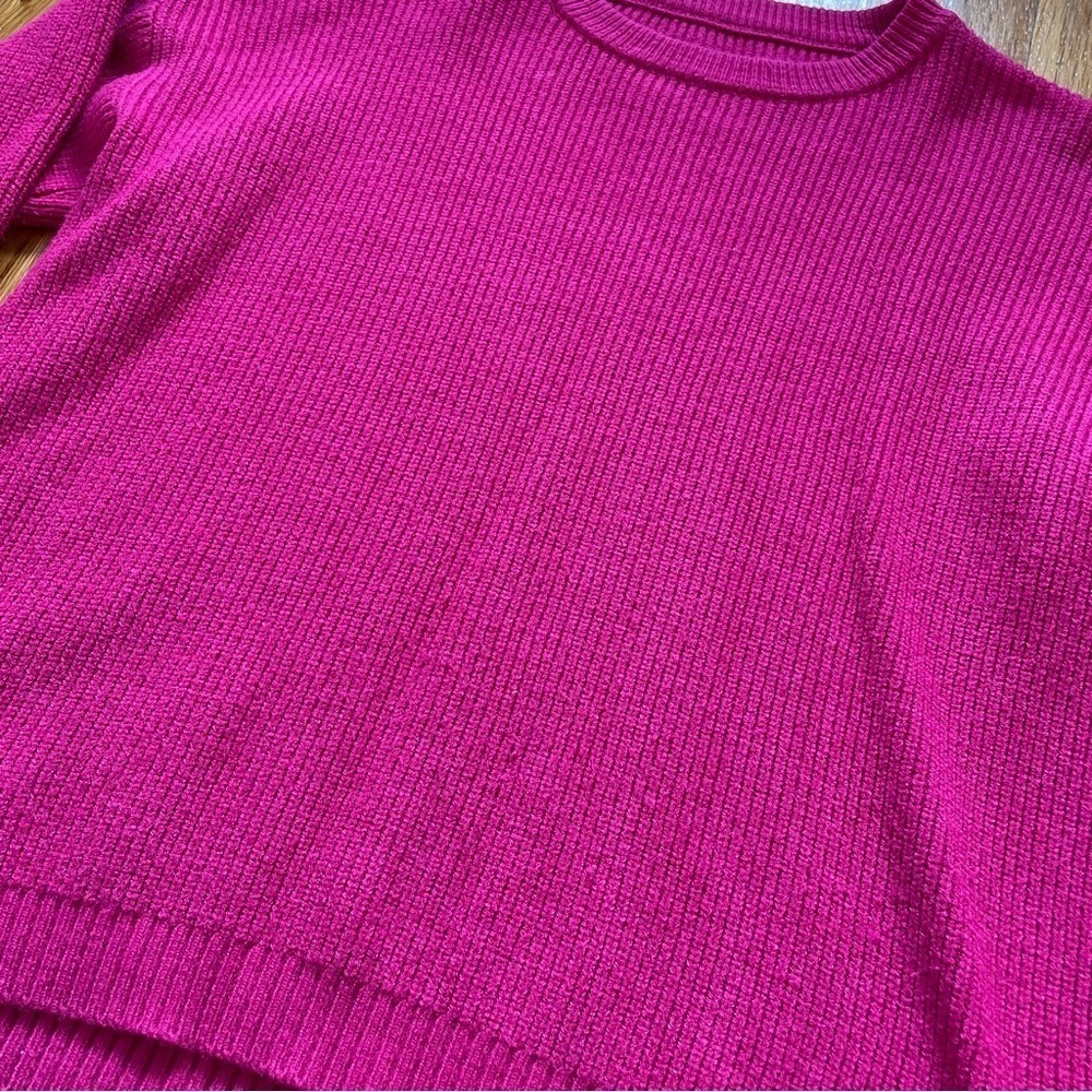 Women’s Hot Pink Knit Sweater Size Medium - Picture 4 of 7